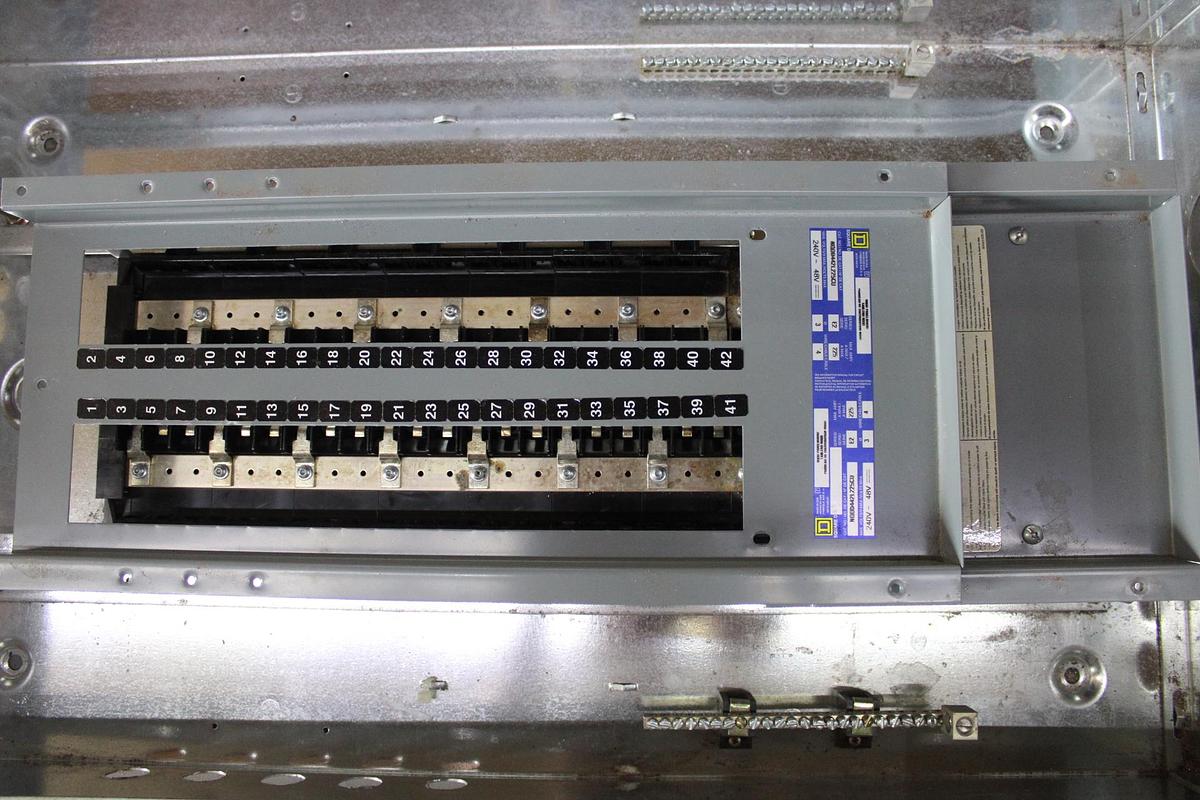 Used (1) BENSHAW PW HEAT SINK AND POWERPOLE ASSEMBLY W/ RSC-85/4