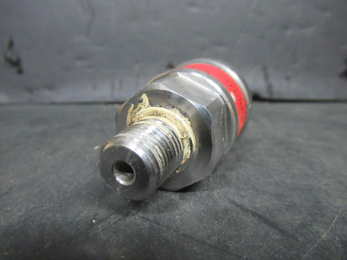 Used YORK PRESSURE TRANSDUCER 0225-28678 AKS-32R 060G1485 5 VDC 300 PSIS