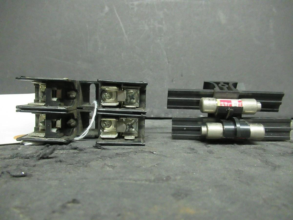 Used LITTELFUSE FUSE HOLDER L60030C-2PQ 600 VOLT 30 AMP CLASS CC FUSES W/ FUSES