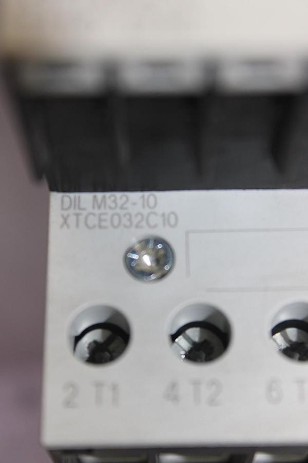 Used EATON CONTACTOR XTCE032C10 40 AMP 3-PHASE 600 VAC 3-POLE 25 HP W/ XTCEXFAC11