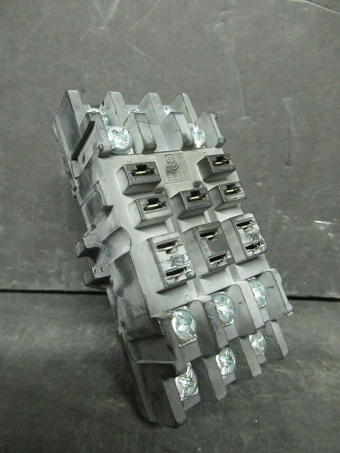 NEW OPEN BOX SQUARE D 8501NR82 SER. C RELAY SOCKET **WARRANTY INCLUDED**