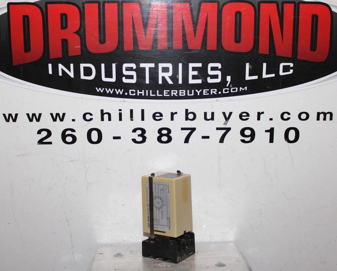 Used OMRON FLOATLESS LEVEL SWITCH 61F-GP-NL2KM 100 VAC 3.5 VA 50/60 HZ **WARRANTY**