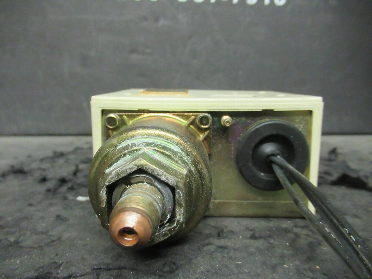 Used ALCO CONTROLS FF113-65 REFRIGERANT CONTROL PRESSURE SWITCH VALVE X13210082-02