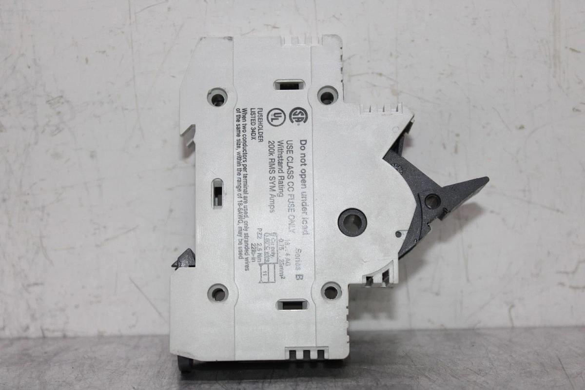 Used ALLEN-BRADLEY FUSE HOLDER 1492-FB1C30 30 AMP 600 VOLT **WARRANTY INCLUDED**