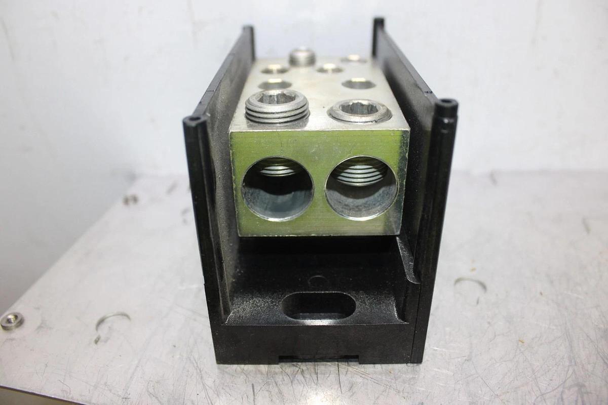 Used FERRAZ SHAWMUT TERMINAL POWER DISTRIBUTION BLOCK 69311 1-POLE 600 VOLT