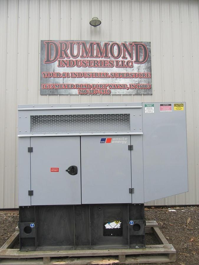 Used 20 KW DIESEL GENERATOR ISUZU MTU 2016 176 HRS 120/240 VOLT 1 PH SOUND ENCLOSED