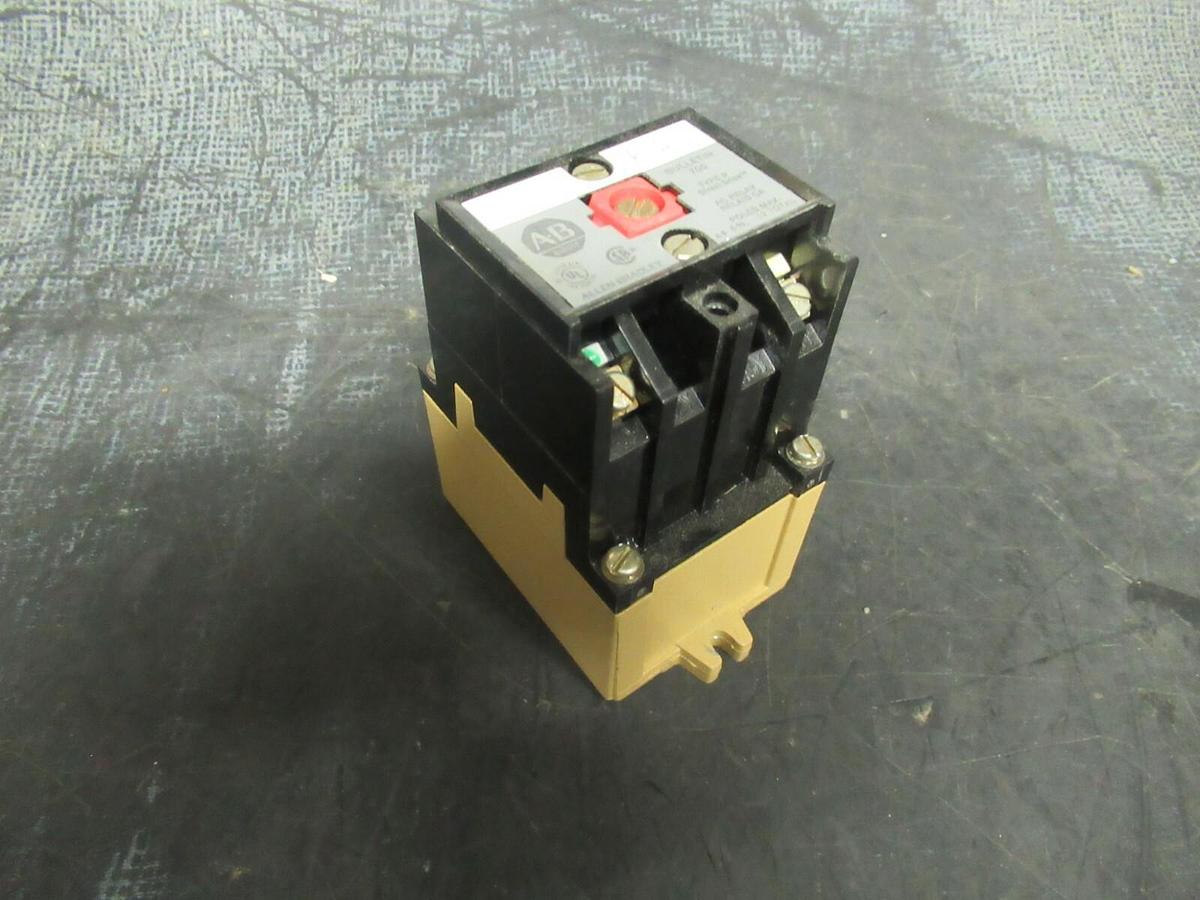 Used ALLEN BRADLEY TYPE P AC RELAY 700-P200A1 600 VAC 10 AMP **WARRANTY INCLUDED**