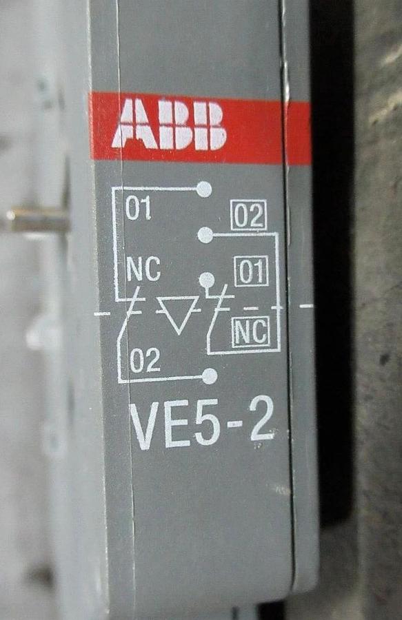 Used ABB MECHANICAL INTERLOCK / AUXILLIARY CONTACT VE5-2 600 VOLT 16 AMP A600