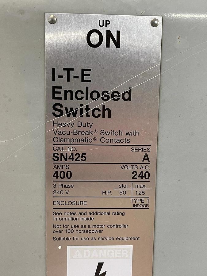 Used ITE HEAVY DUTY VACU-BREAK ENCLOSED SWITCH SN-425 NEMA 1 400 AMP 240 VAC