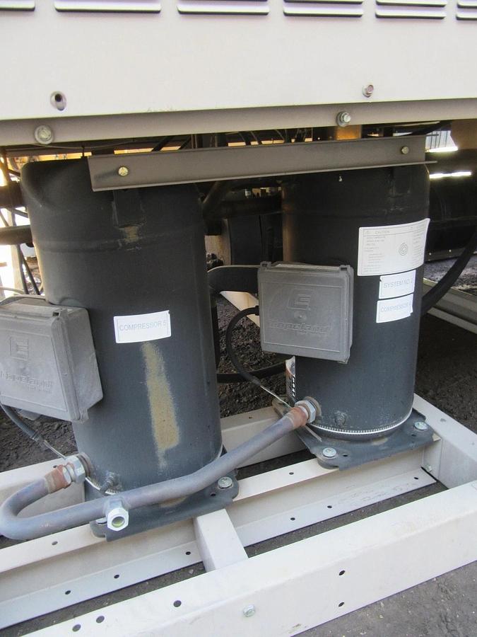 Used YORK 100 TON AIR COOLED CHILLER 460 VOLT YCAL104 LOW HOURS  GREAT CONDITION