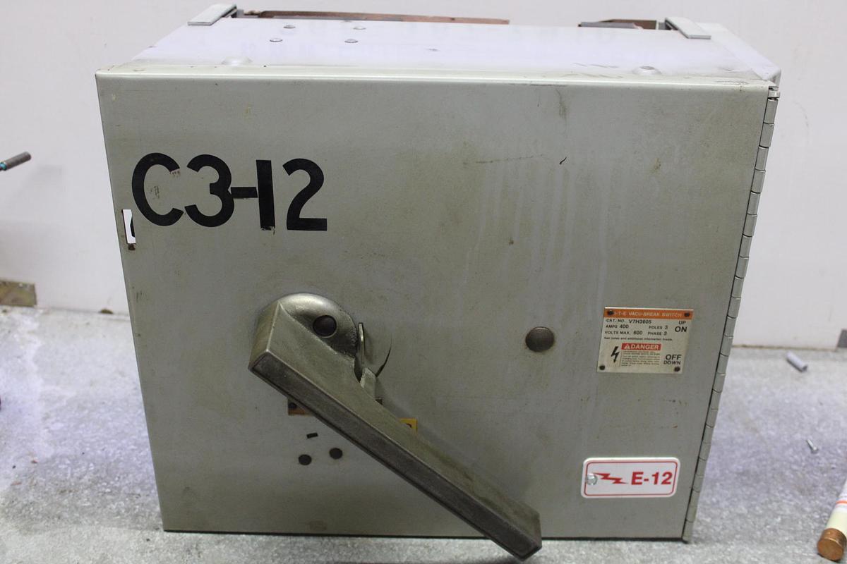 Used ITE VACU-BREAK PANELBOARD SWITCH V7F3604 200 AMP 600 VOLT 3-PHASE 3-POLE