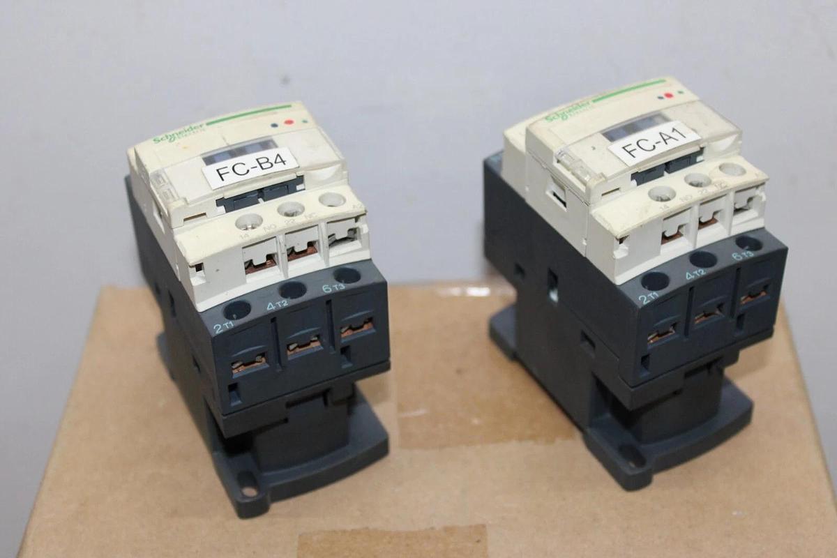 Used LOT OF 2 SCHNEIDER CONTACTOR LC1D12 25 AMP 600 VAC 10 HP COIL: 120 VOLT