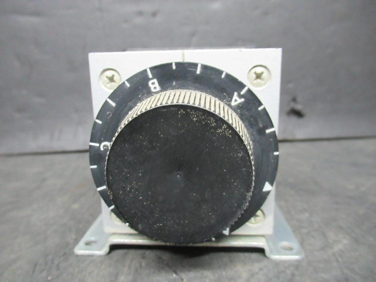 Used AGASTAT TIME DELAY RELAY 2-20 SECONDS 7032CC 24 VDC VOIL 600 VAC 10 AMP