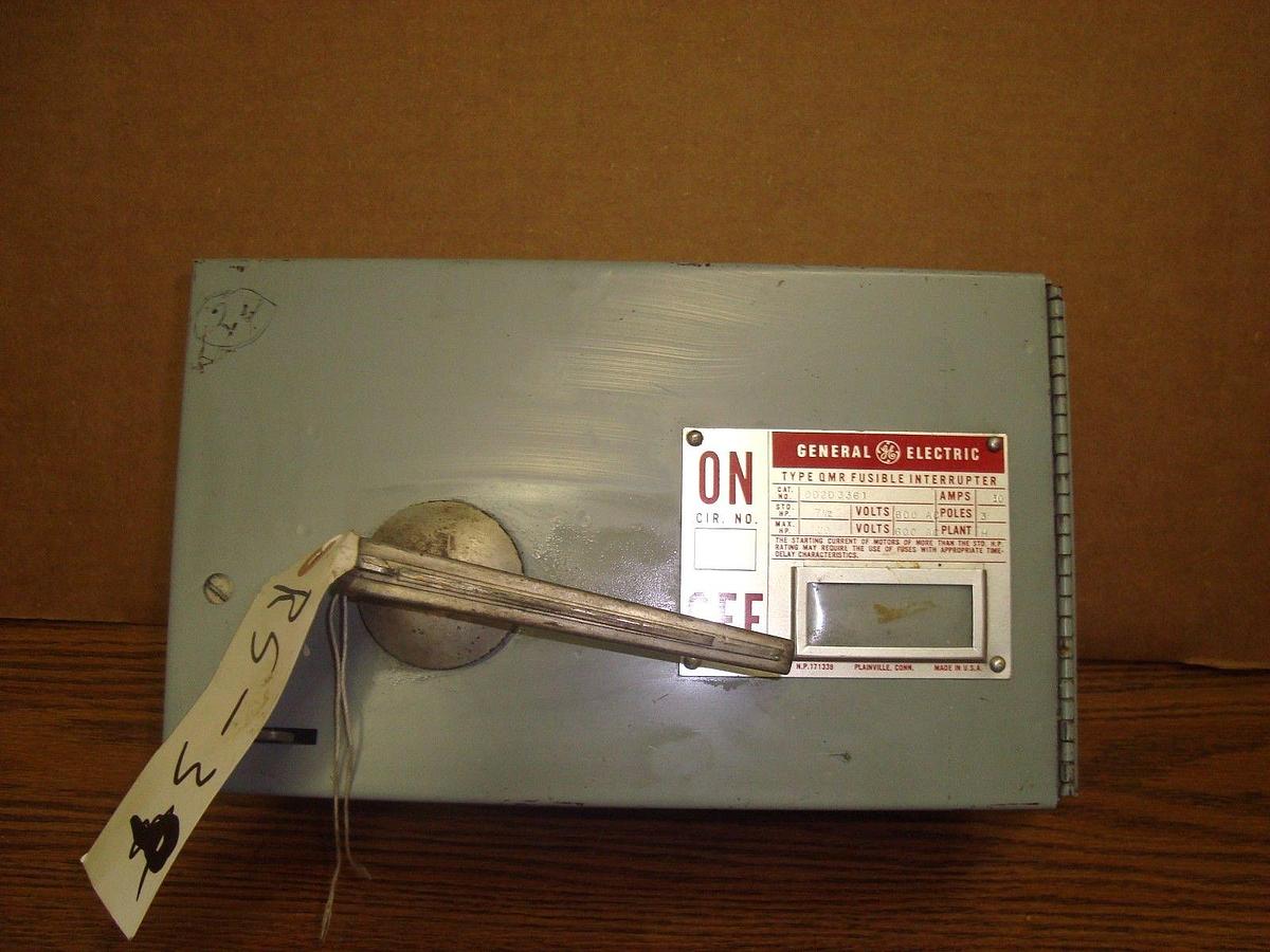 Used GE FUSIBLE PANELBOARD SWITCH DD2D3361 30 AMP 600 VAC 3-PHASE 20 HP