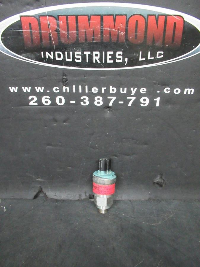 Used YORK DANFOSS PRESSURE TRANSDUCER 025-28678-112 AKS-32R 5 VDC 74 PSIS