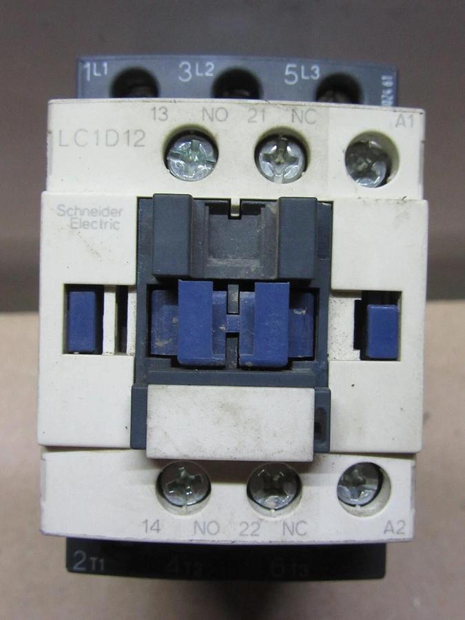 Used TELEMECANIQUE CONTACTOR LC1-D12 600 VOLT 25 AMP 10 HP COIL: 24 VOLT
