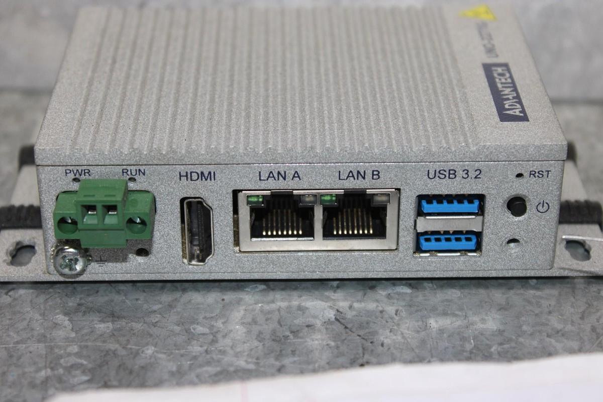 Used ADVANTECH EMBEDDED AUTOMATION COMPUTER UNO-2271G-V2 24 VDC 4 AMP