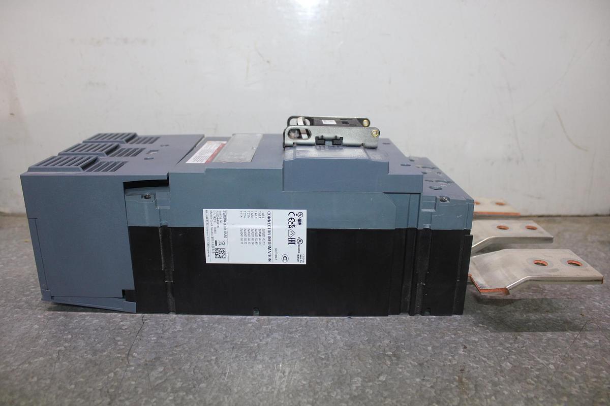 SIEMENS CIRCUIT BREAKER 3VA4130-4ED34-0AA0 30 AMP 600 VAC 3-POLE