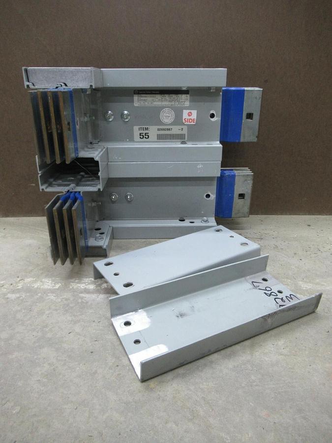 Used 3000 AMP GE SPECTRA SERIES 90° EDGEWISE BUSWAY ELBOW 02692867 600 V 3 PH 3 W W/G