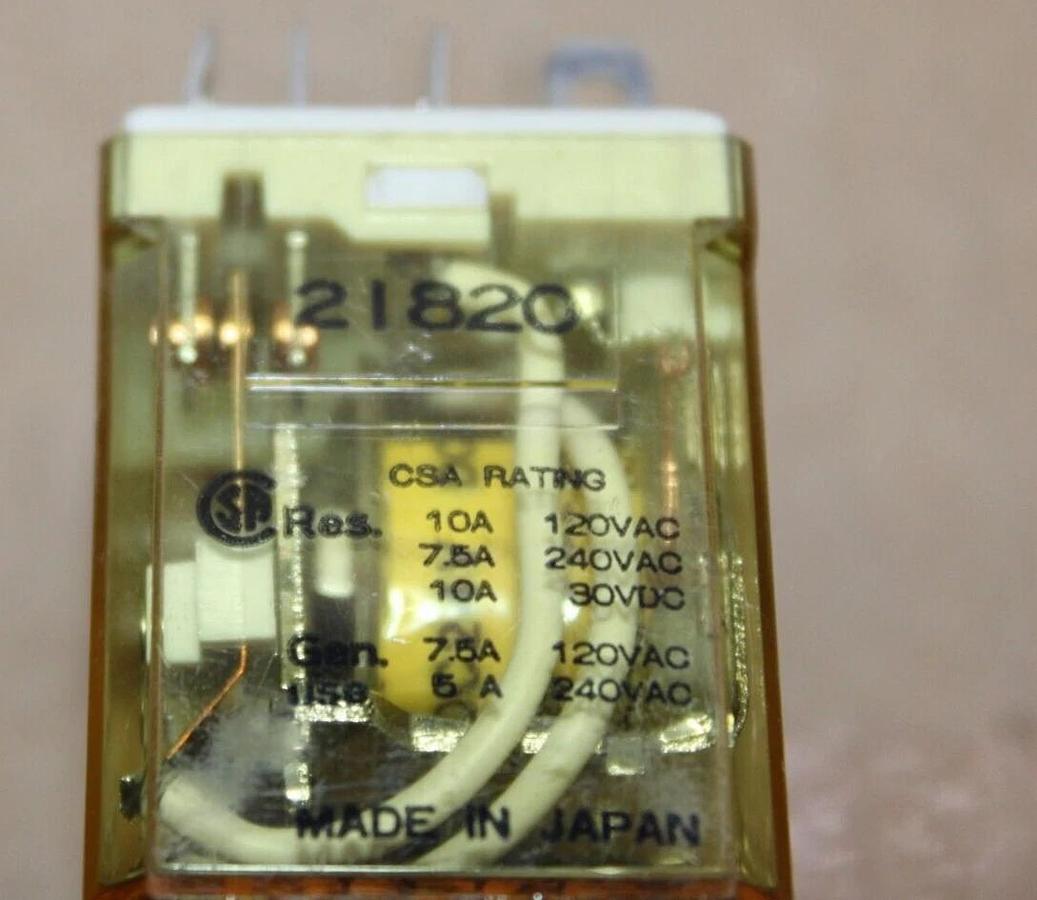 Used IDEC RELAY RH4B-U 120/240 VAC 50/60 HZ 10 AMP *WARRANTY INCLUDED*