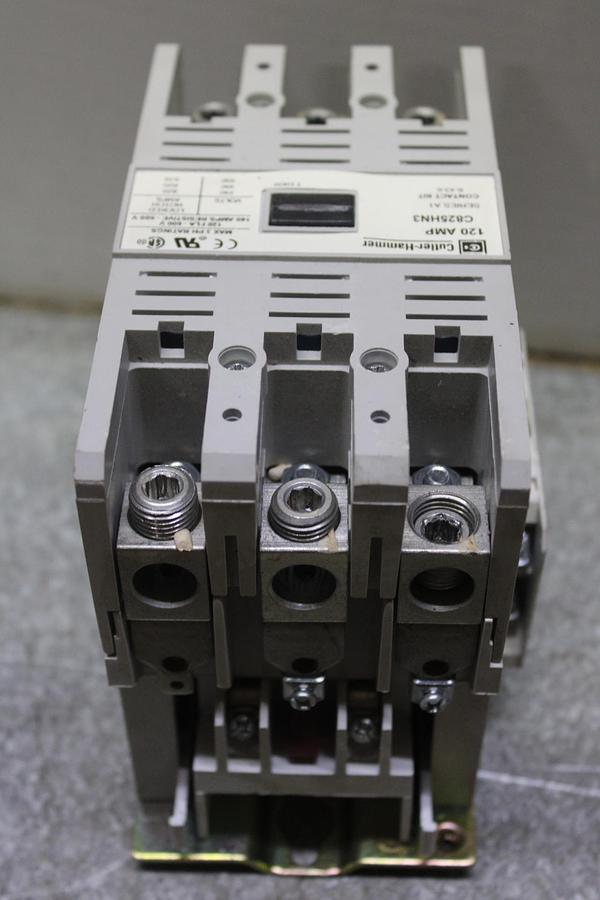 Used CUTLER HAMMER CONTACTOR C825KN3 600 VAC 200 AMP 3-POLE 3-PHASE