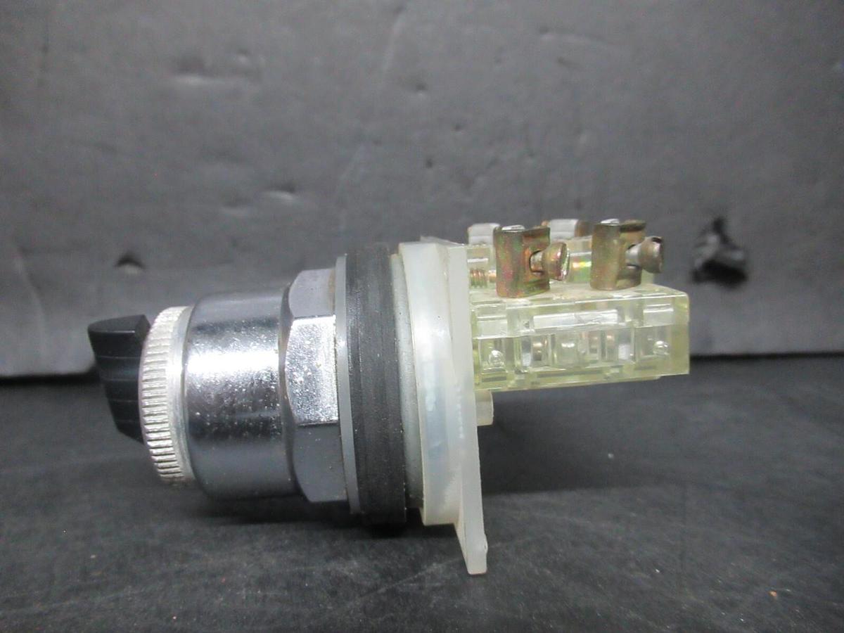 Used SQUARE D I/O SWITCH CONTACT BLOCK 9001-KA-1 SER. G 600 VAC 1.1 AMP **WARRANTY**