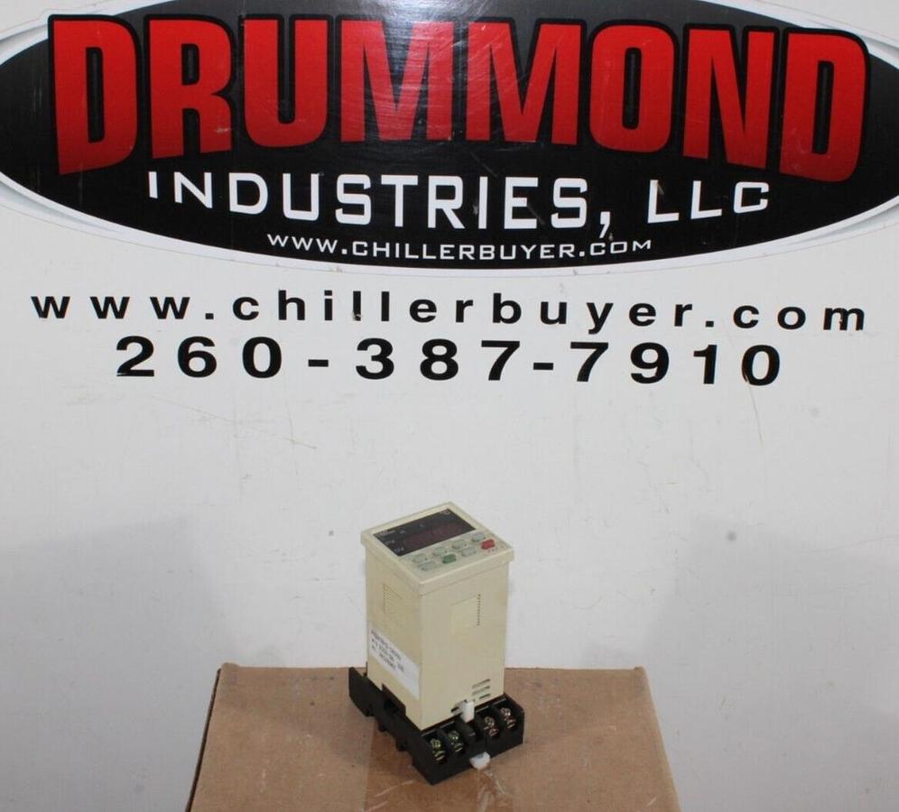 Used FUJI ELECTRIC TEMPERATURE CONTROLLER PXZ4TBY2-0B000 24 VAC 15 VA