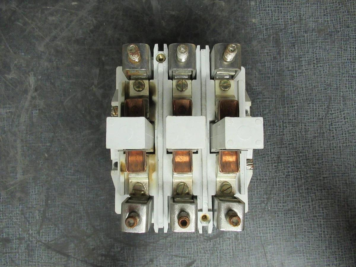 Used CUTLER-HAMMER CONTACTOR A201KECA-J1 SIZE E 600 VOLT 120 AMP COIL: 120V