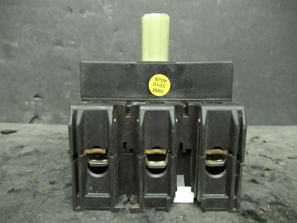 Used KLOCKNER MOELLER 60 AMP TWIST PANEL DISCONNECT SWITCH P3-63 40 HP @ 460 VAC 3 PH