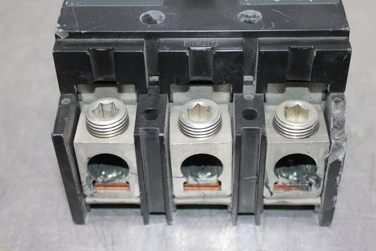 Used SQUARE D POWERPACT CIRCUIT BREAKER QBL32225 225 AMP 240 VAC 3-POLE QB-225