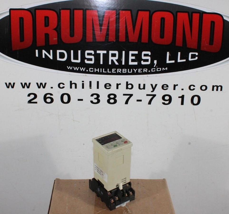 Used FUJI ELECTRIC TEMPERATURE CONTROLLER PXZ4PAY2-1B000 24 VAC 15 VA