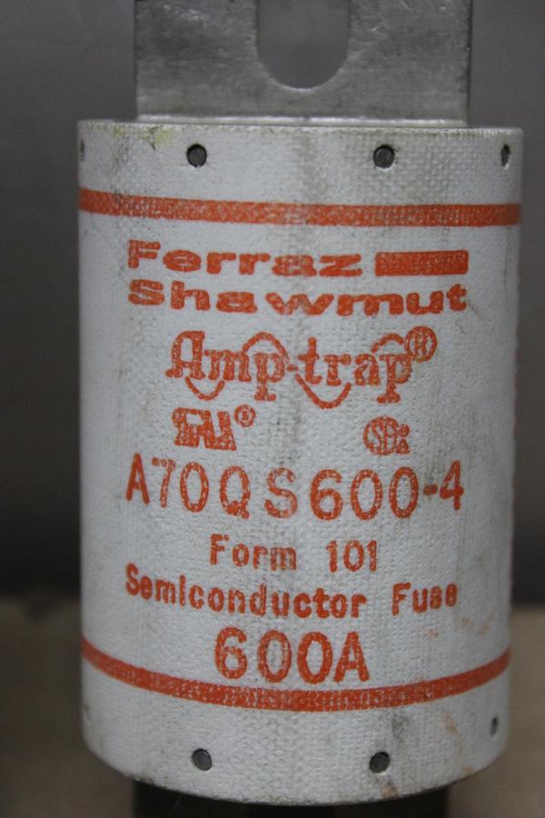 Used LOT OF 3 GOULD SHAWMUT AMPTRAP FUSES A70P250 250 AMP 700 VAC