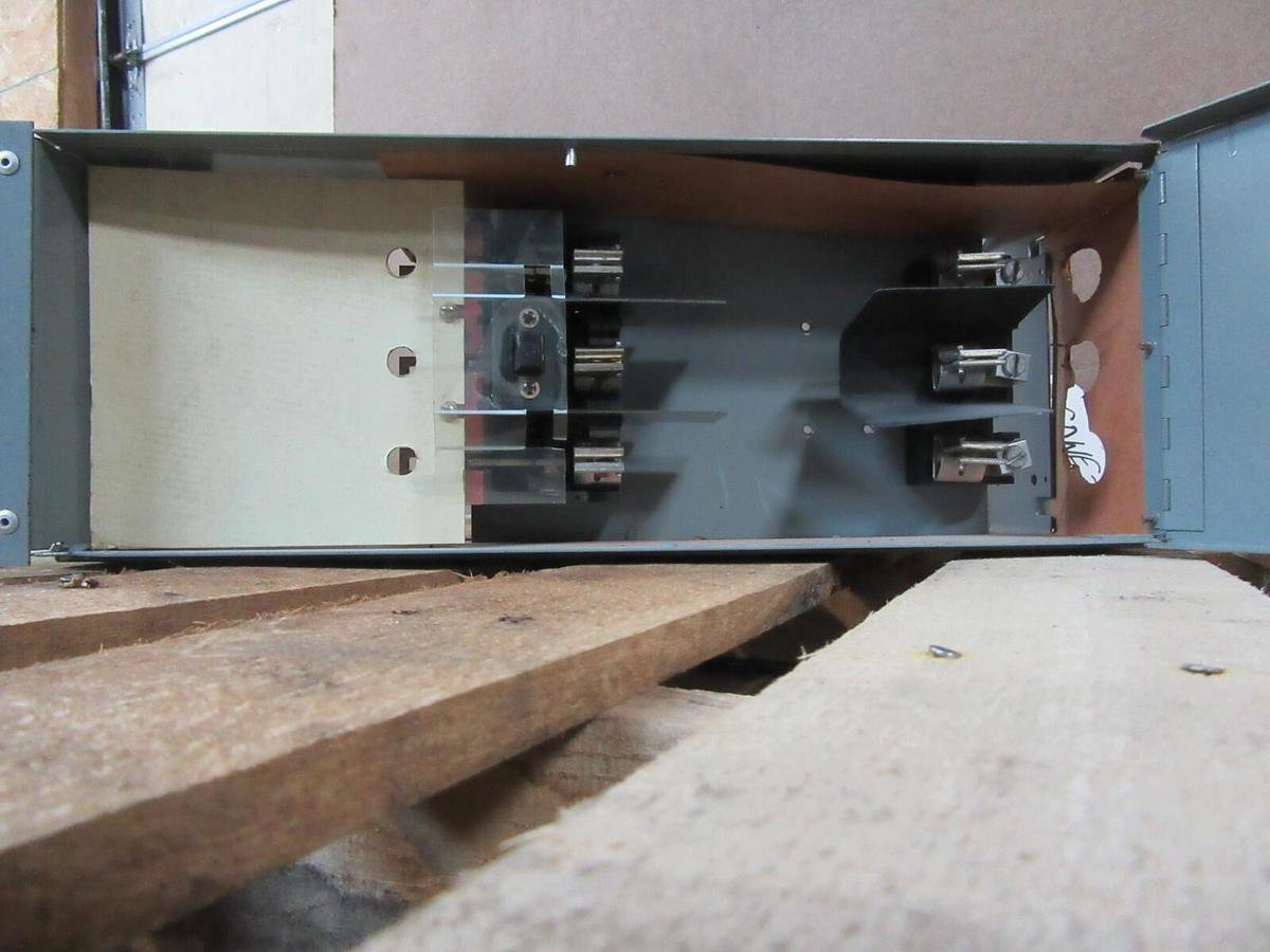 Used WETINGHOUSE FUSE PANELBOARD SWITCH FDPS363R 100 AMP 600 VAC 75 HP 3-POLE