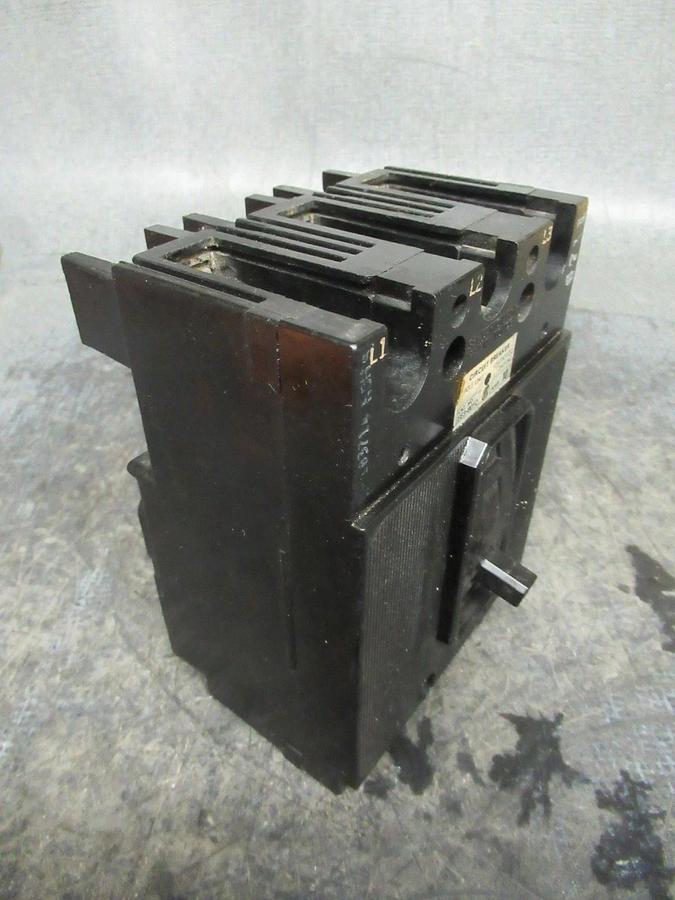 Used 10 AMP ITE BREAKER EE3-B010 240 VAC 3 POLE **WARRANTY INCLUDED**