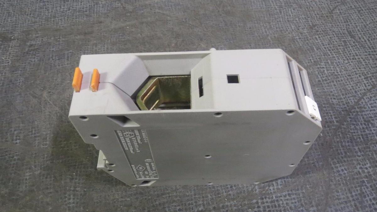 Used PHOENIX CONTACT TERMINAL BLOCK 1000V // 380 AMP 600V MODEL: UKH240