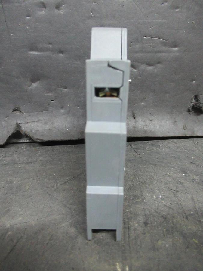 Used ABB MECHANICAL INTERLOCK / AUXILLIARY CONTACT VE5-2 600 VOLT 16 AMP A600