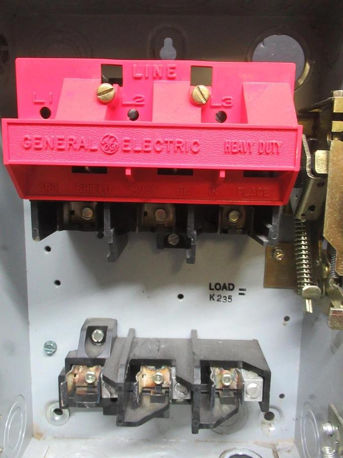 Used GE TYPE 1 ENCLOSED SAFETY SWITCH TH3361 MODEL: 7 30 AMP 600 VAC 20 HP *WARRANTY*