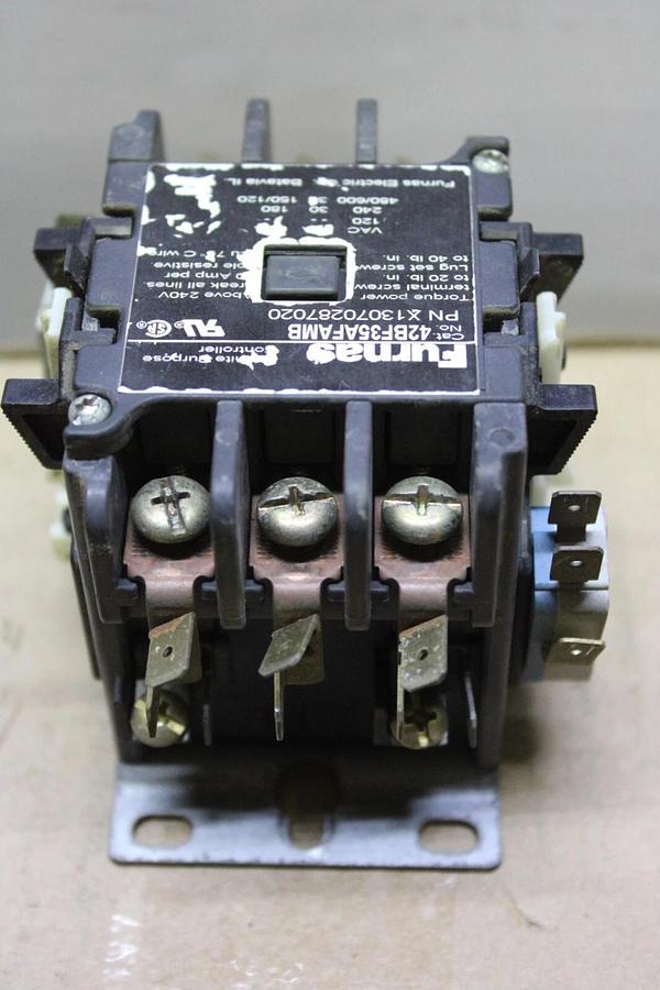 Used FURNAS CONTACTOR 42BF35AFAMB X13070287020 600 VAC 30 AMP COIL: 120V