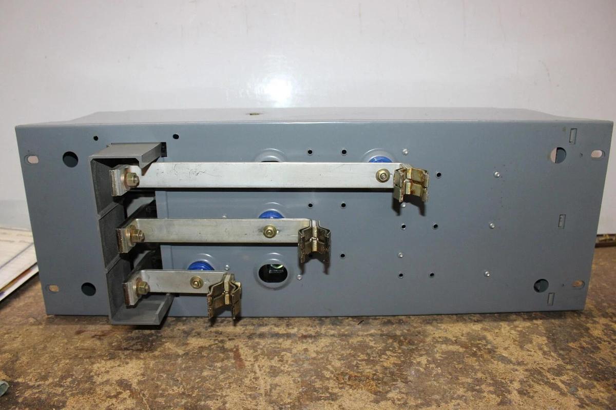 Used SQUARE D QMB DISCONNECT SWITCH QMB-364 200 AMP 600 VAC 150 HP 3-PHASE