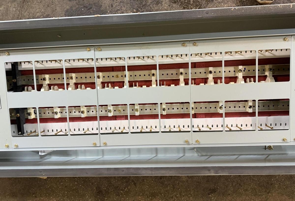 NEW EATON NEMA 3R POW-R-LINE XPERT PANELBOARD LWPQ2090 PRL3X 400 AMP MAIN 480V