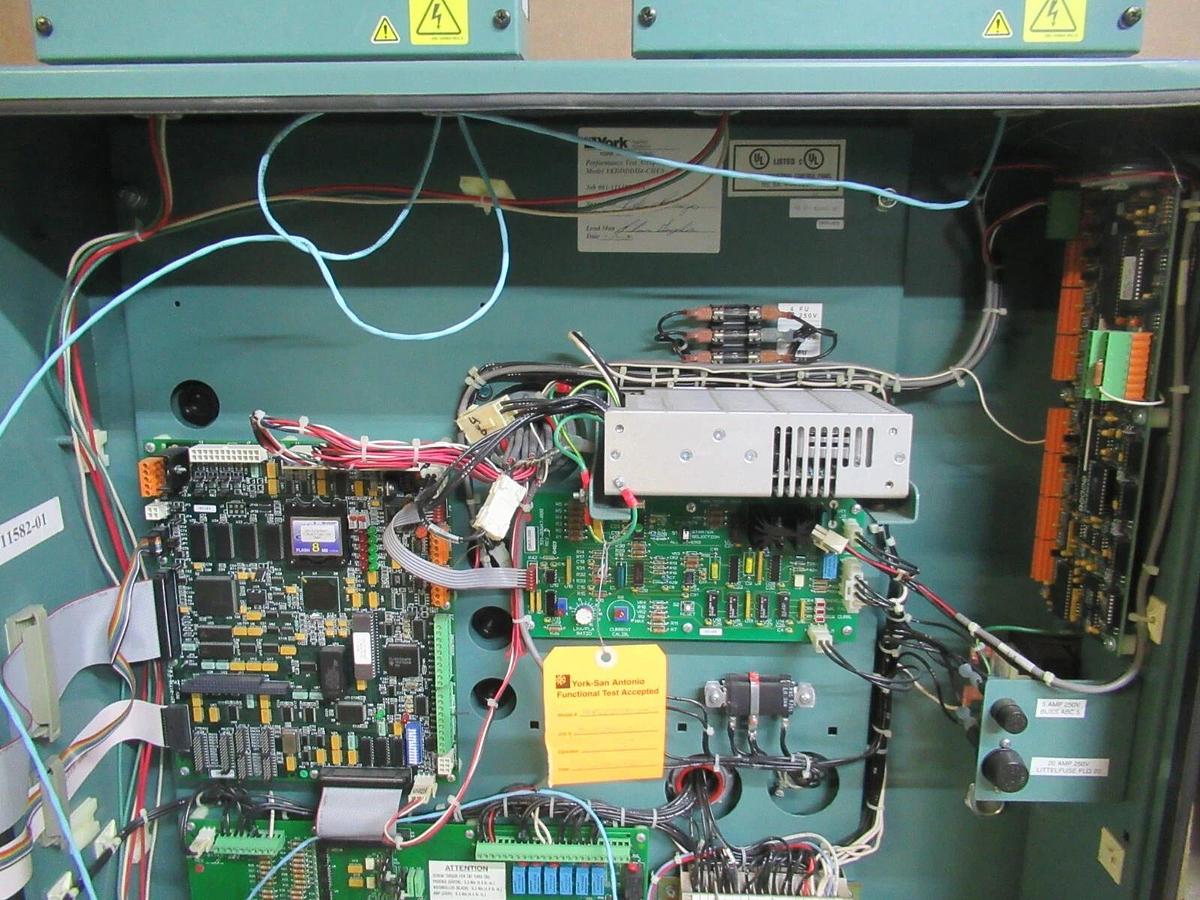 Used YORK CENTRIFUGAL CHILLER MILLENIUM OPTIVIEW CONTROL CENTER 371-02448-101