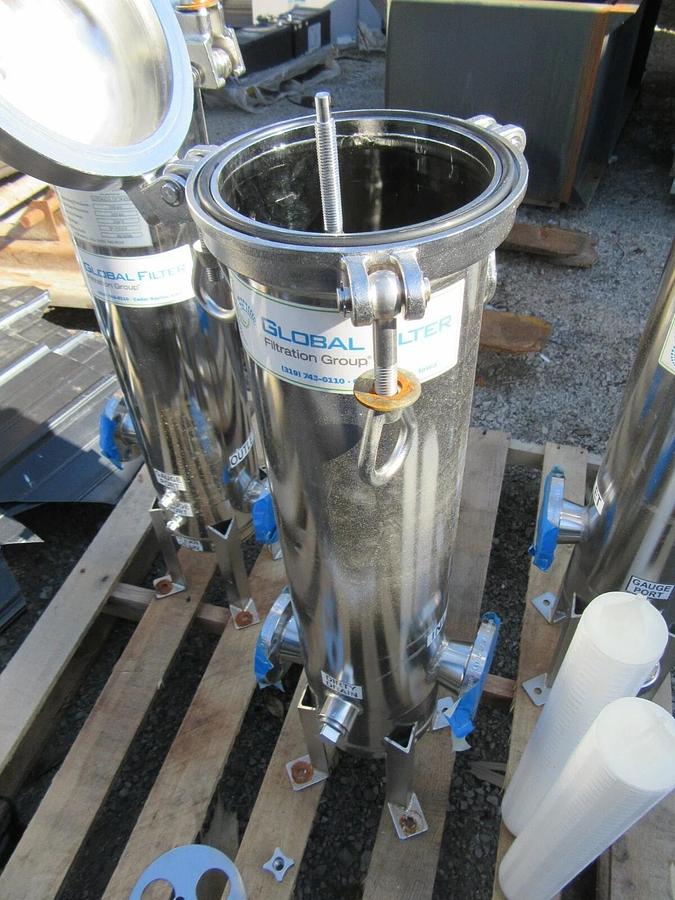 (1) 316 STAINLESS STEEL GLOBAL FILTER MULTI CARTRIDGE VESSEL GTCH3 1-1/2" FNPT