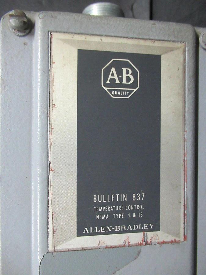 Used ALLEN-BRADLEY TEMPERATURE CONTROL SWITCH 837-A5 24-600 VAC @ 125 VA NEMA 4, 13