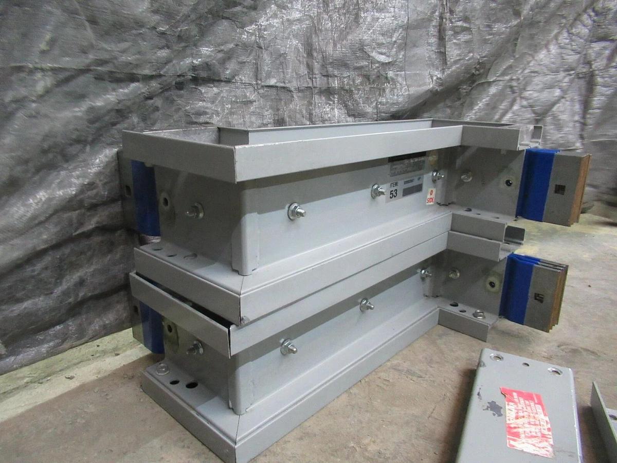 Used 3000 AMP GE SPECTRA SERIES EDGEWISE BUSWAY OFFSET 0292867 600 V 3 PH 3 W W/ G