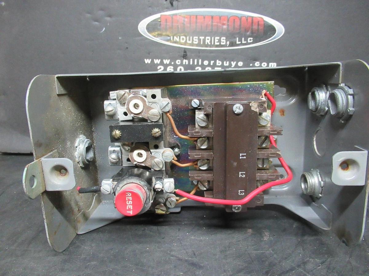 Used ENCLOSED CUTLER HAMMER STARTER FOR AC UNIT 956H7132B HN03AC800 30 AMP 600 VAC