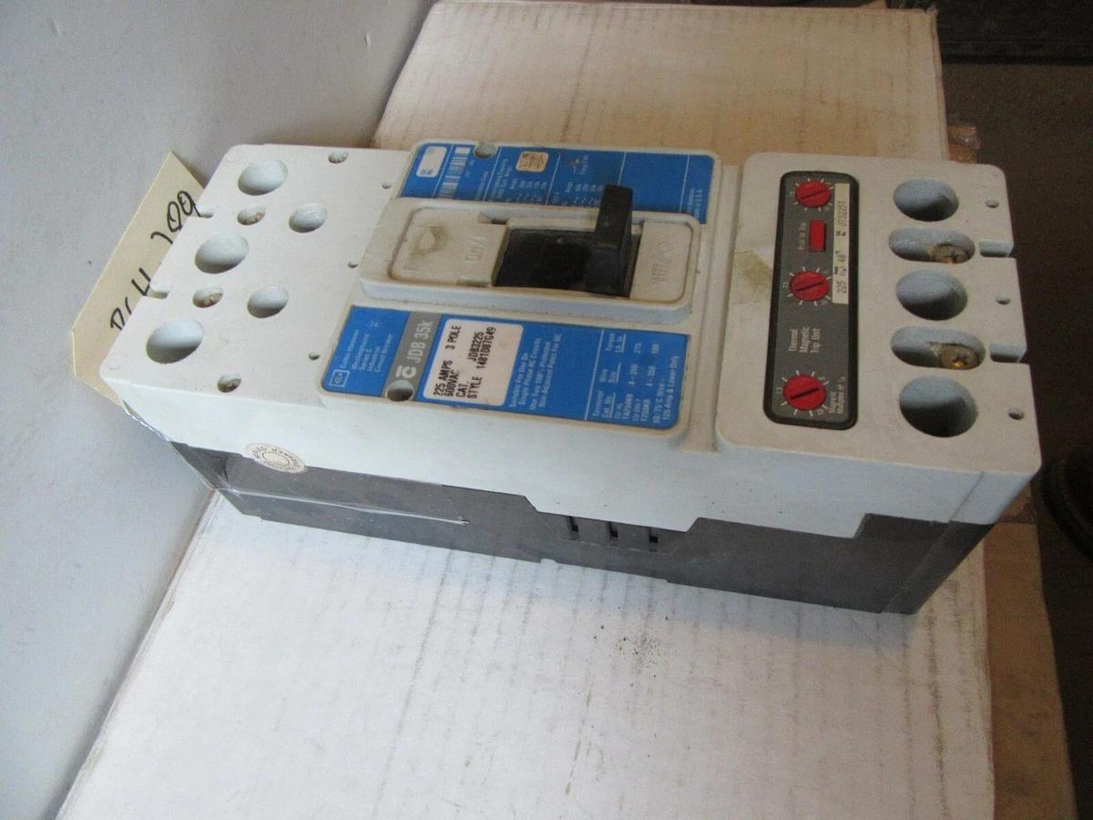 Used (1) CUTLER HAMMER JDB35k CIRCUIT BREAKER JDB3225 225 AMP 600 VAC 3-POLE