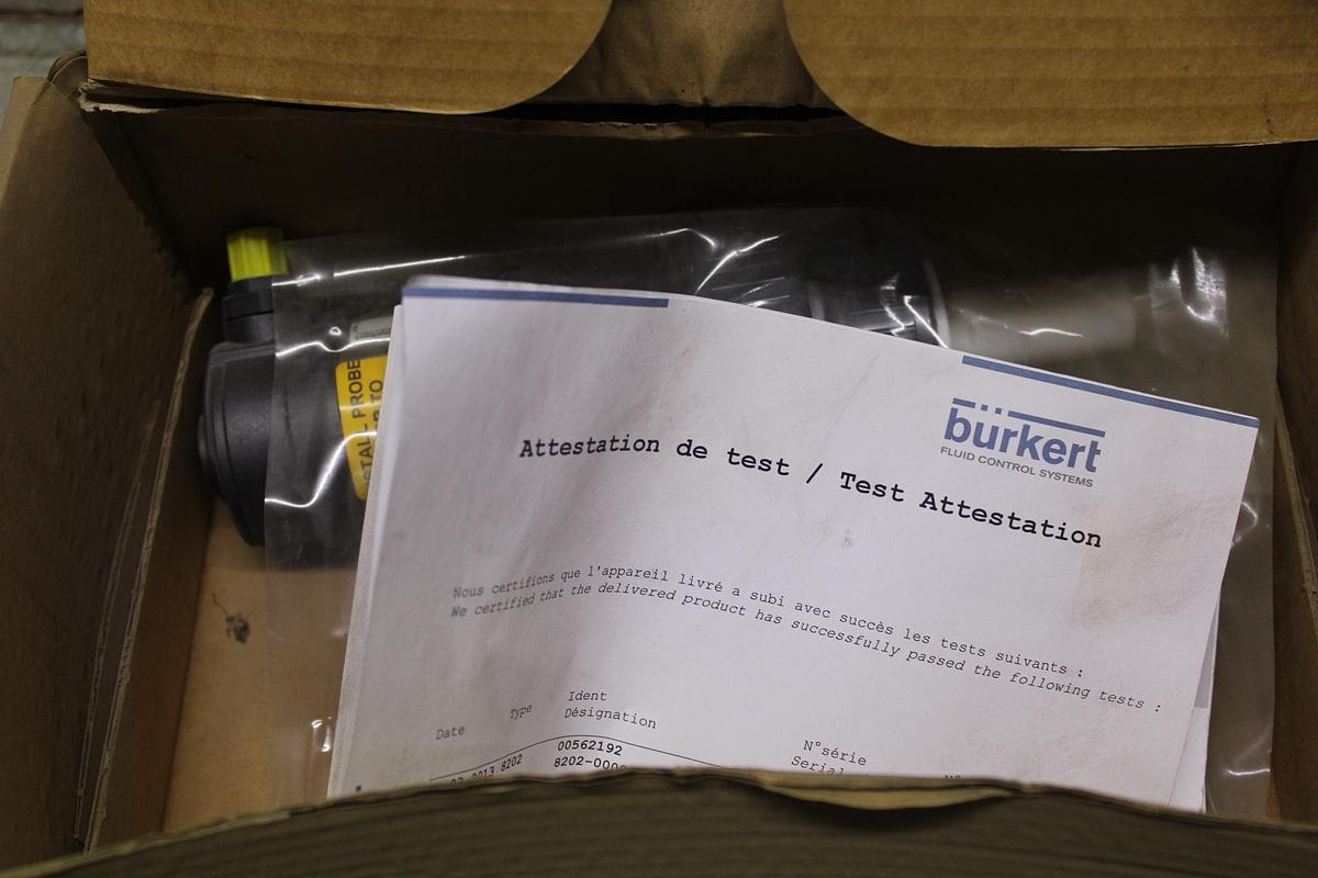 Used NEW SURPLUS HYPNEUMAT INC SELF-FEEDING TAPPER S24