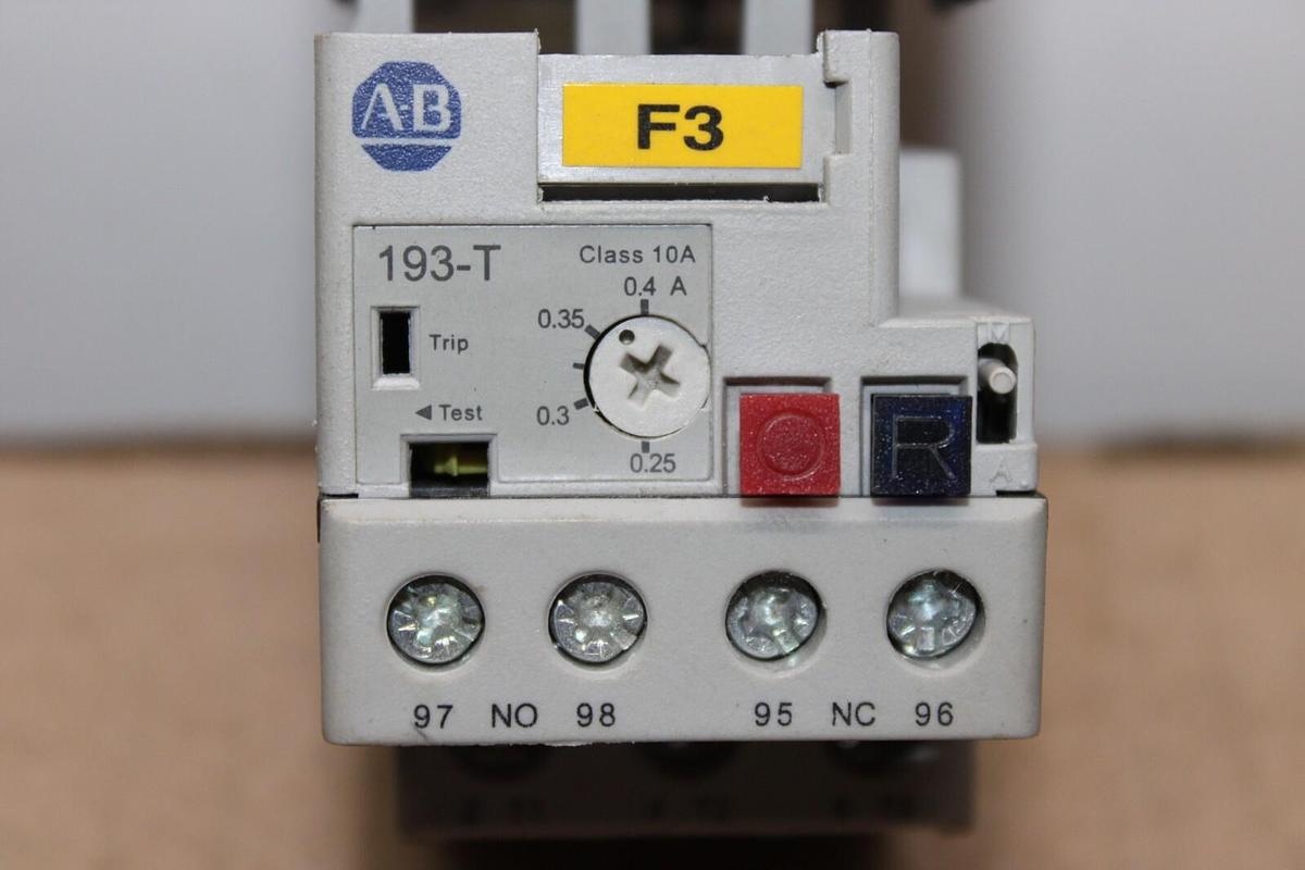 Used ALLEN BRADLEY STARTER 100-C09*400 SER. A 600 VAC 25 AMP 7.5 HP W/ 193-T1AA40