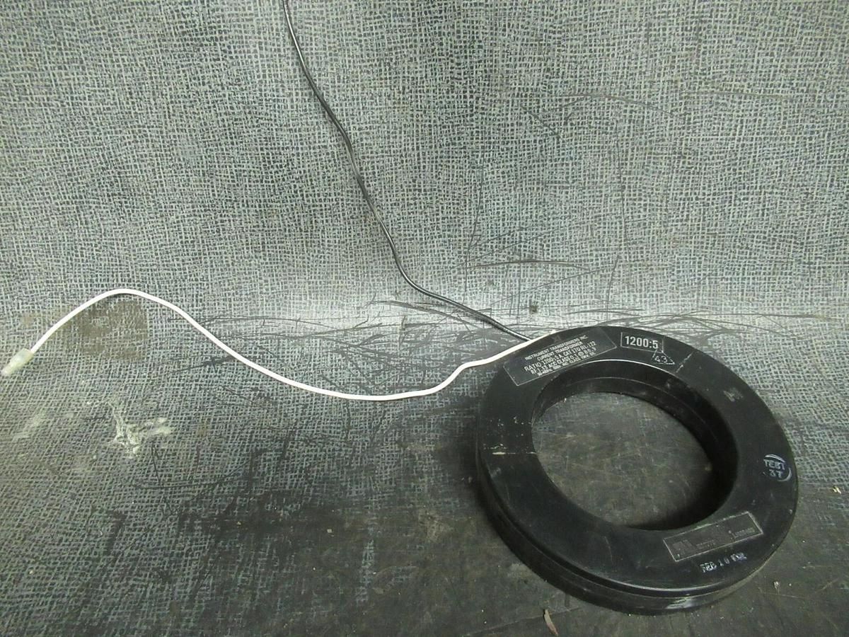Used INSTRUMENT TRANSFORMERS CT CAT: 170 RL-122 1200:5 A RF 1.33 50-400 HZ 600 VOLTS