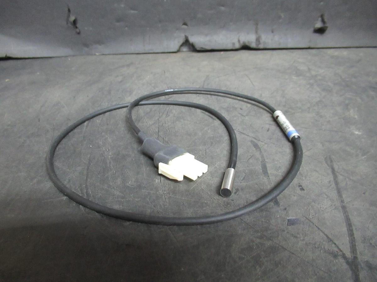 NEW IN BOX KEYENCE SHIELDED PROXIMITY SENSOR EM-054 10.8-30 VDC **WARRANTY**